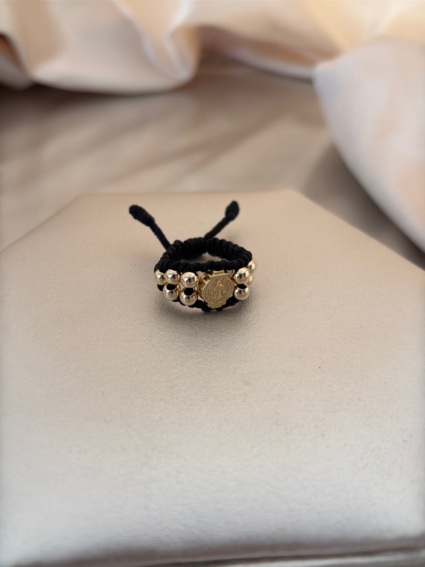 ANILLO SAN BENITO EN BALÍN LISO 4MM