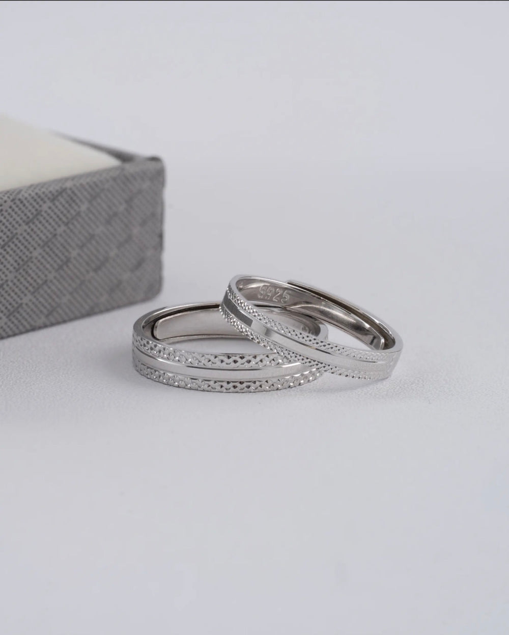 ARGOLLAS PAREJAS EN PLATA 925